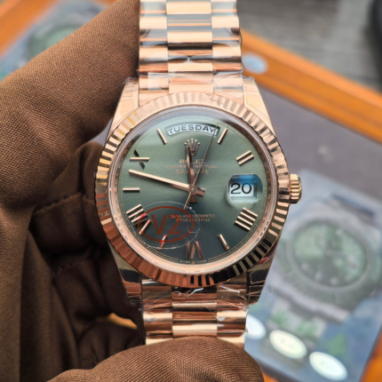 VS Factory Rolex Day-Date 40 Ref. 228235-0025 Roségold Olivgrün Roman – Dandong 3255