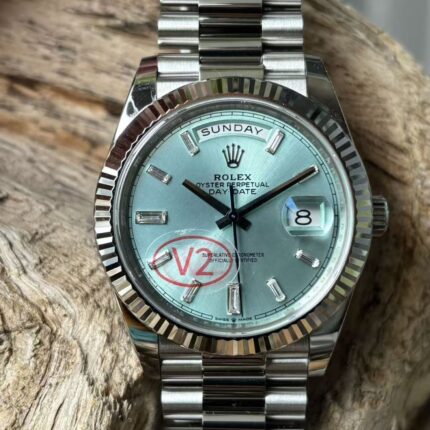 VS Factory Rolex Day-Date 40 Ref. 228236-0006 Platin Eisblau Baguette – Dandong 3255