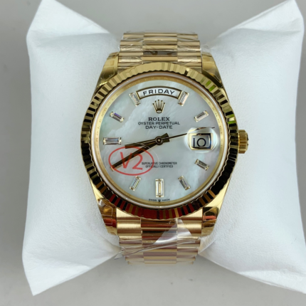 VS Factory Rolex Day-Date 40 Ref. 228238-0071 Gelbgold Perlmutt Baguette – Dandong 3255
